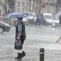 ATENȚIONARE: Ploi și vijelii în toată țara, până sâmbătă