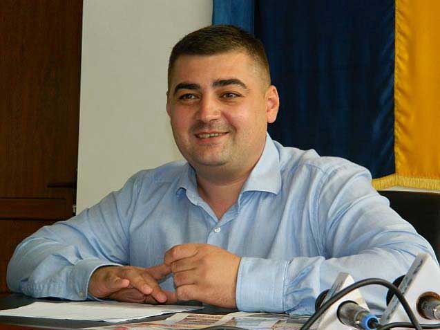 Adrian Petre se încălzește de pe margine pentru funcția de vice al Consiliului Județean