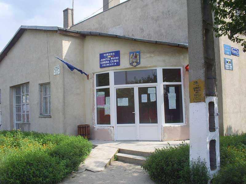 Ce năzbâtii a făcut fosta contabilă a Primăriei Cilibia!