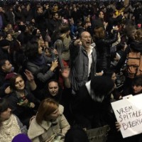 Peste 25.000 de protestatari pe străzile Bucureștilor. Oamenii cer demisia lui Piedone, a lui Oprea şi a lui Ponta