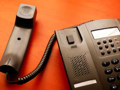 O linie telefonică gratuită a fost deschisă pentru consilierea şi sprijinirea vârstnicilor